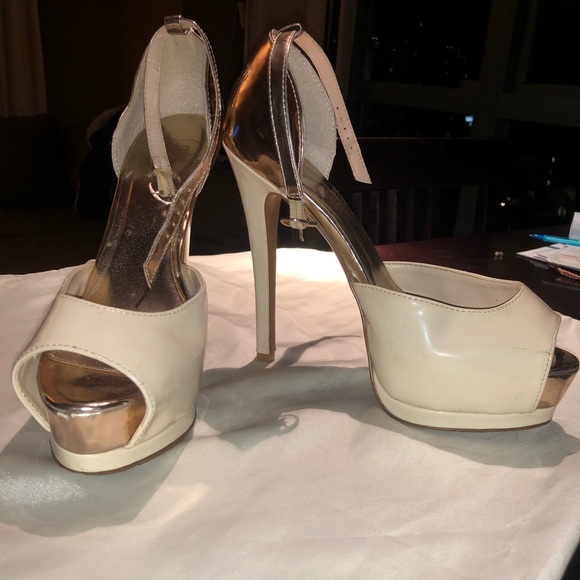 5 inch b2bebe peep toe platforms - Picture 3 of 4